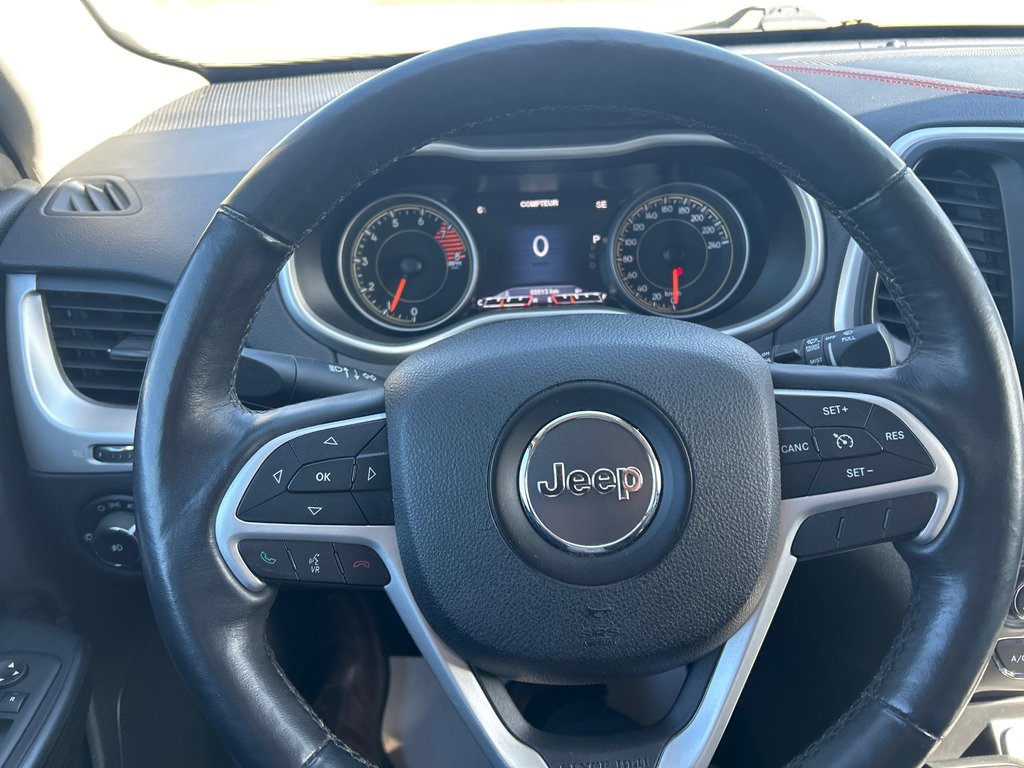 2016 Jeep Cherokee Trailhawk in Chandler, Quebec - 17 - w1024h768px