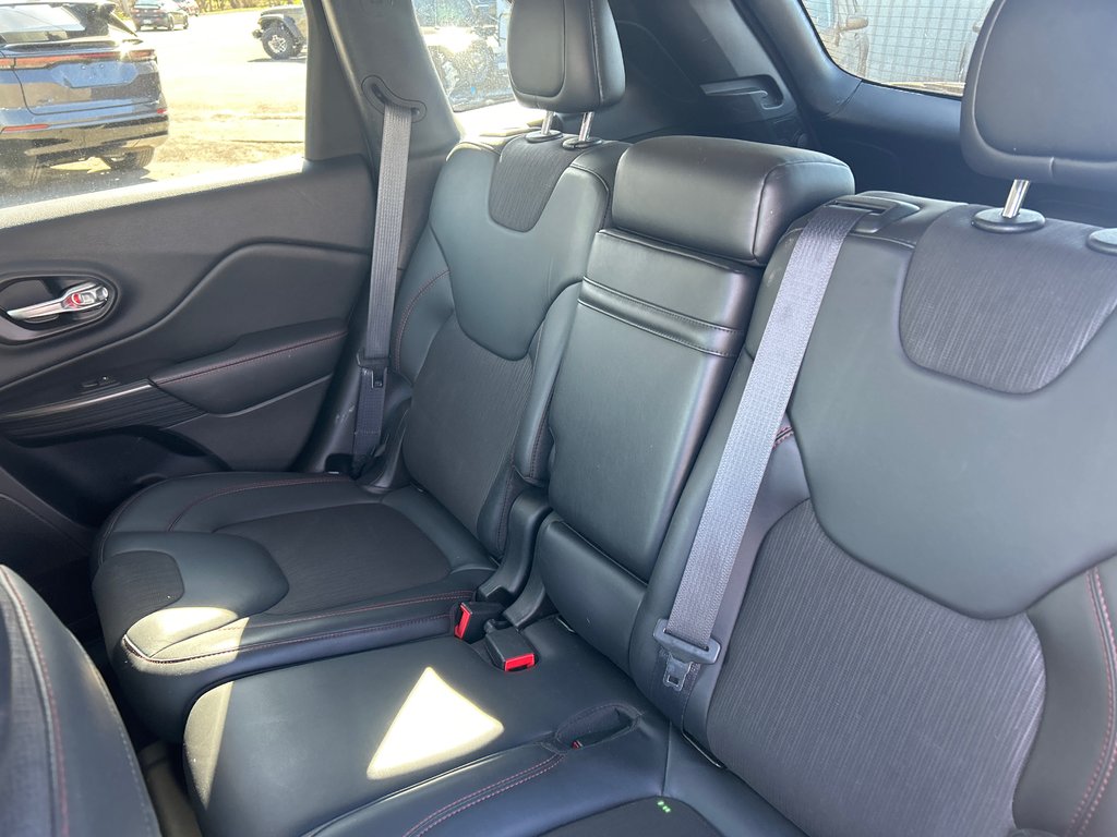 2016 Jeep Cherokee Trailhawk in Chandler, Quebec - 8 - w1024h768px