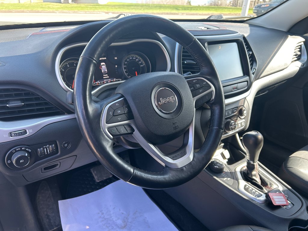 2016 Jeep Cherokee Trailhawk in Chandler, Quebec - 12 - w1024h768px