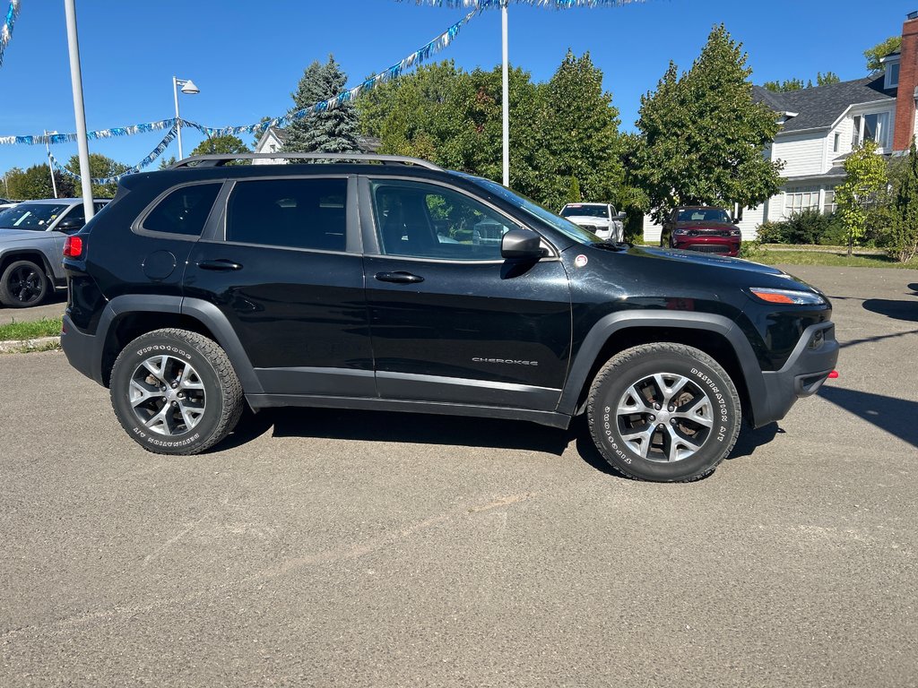 Cherokee Trailhawk 2017 à Paspébiac, Québec - 4 - w1024h768px