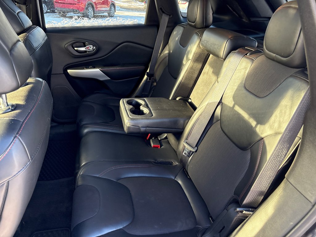 Jeep Cherokee Trailhawk 2017 à Paspébiac, Québec - 8 - w1024h768px