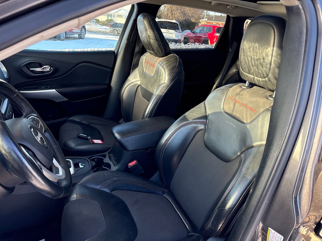 Jeep Cherokee Trailhawk 2017 à Paspébiac, Québec - 9 - w1024h768px