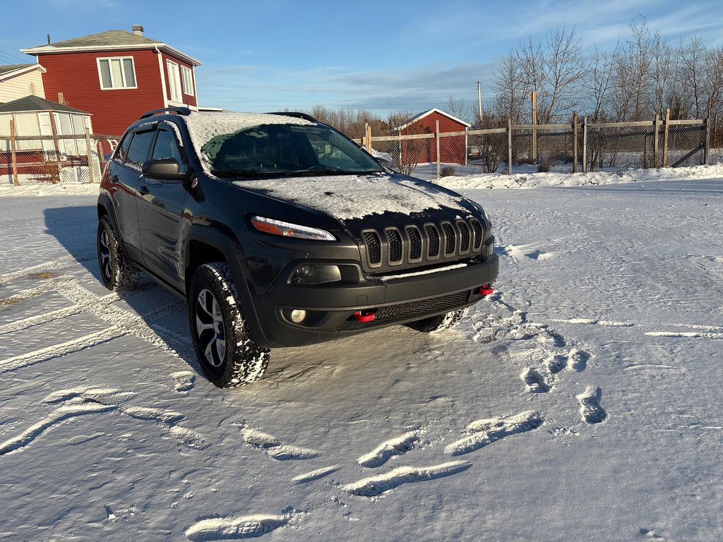 Jeep Cherokee Trailhawk 2017 à Paspébiac, Québec - 2 - w1024h768px