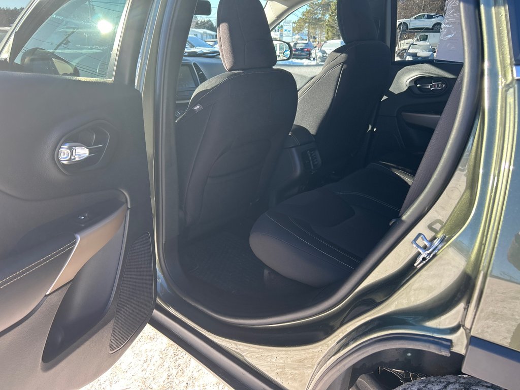 2018 Jeep Cherokee North in Paspébiac, Quebec - 10 - w1024h768px