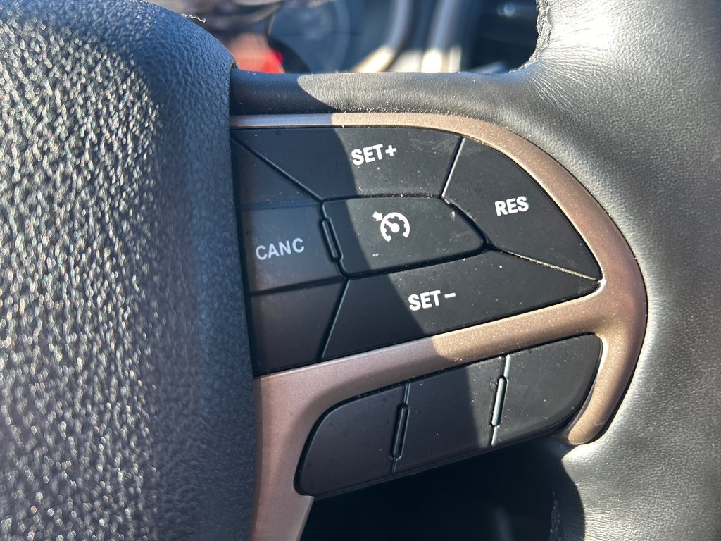 2018 Jeep Cherokee North in Paspébiac, Quebec - 15 - w1024h768px