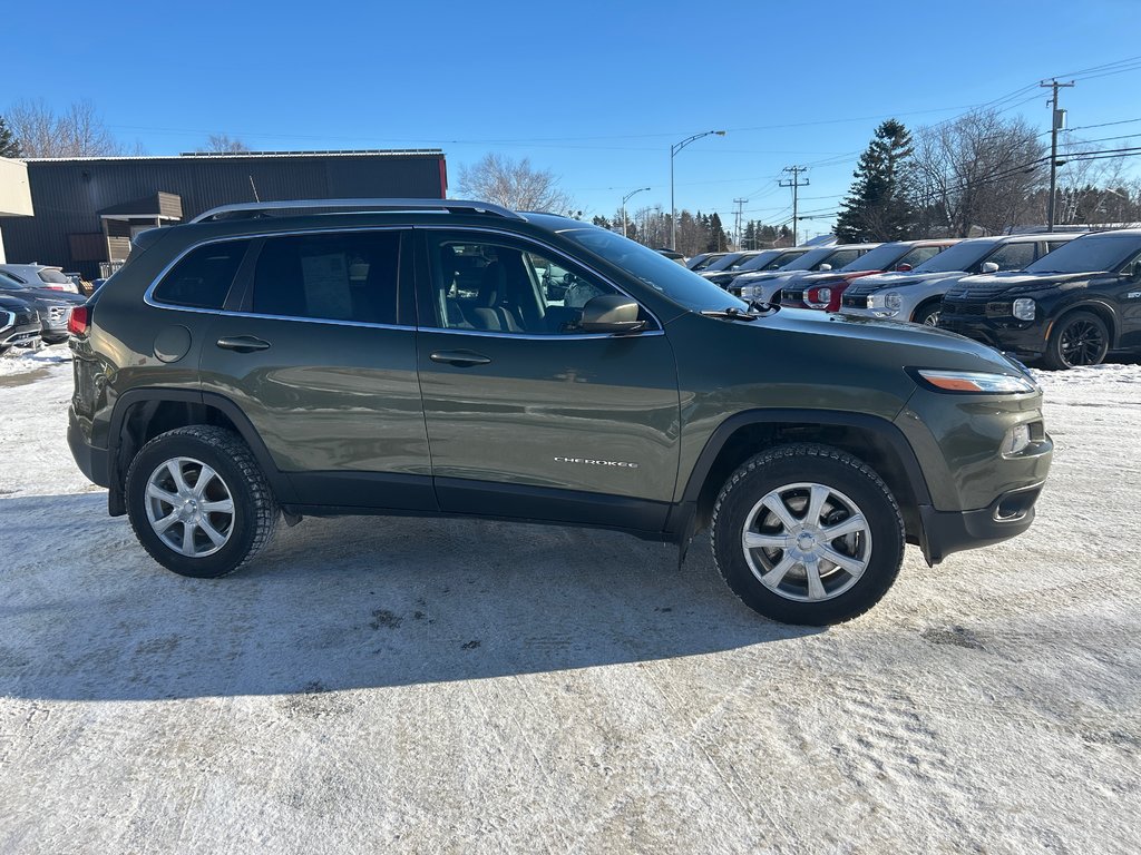 2018 Jeep Cherokee North in Paspébiac, Quebec - 2 - w1024h768px