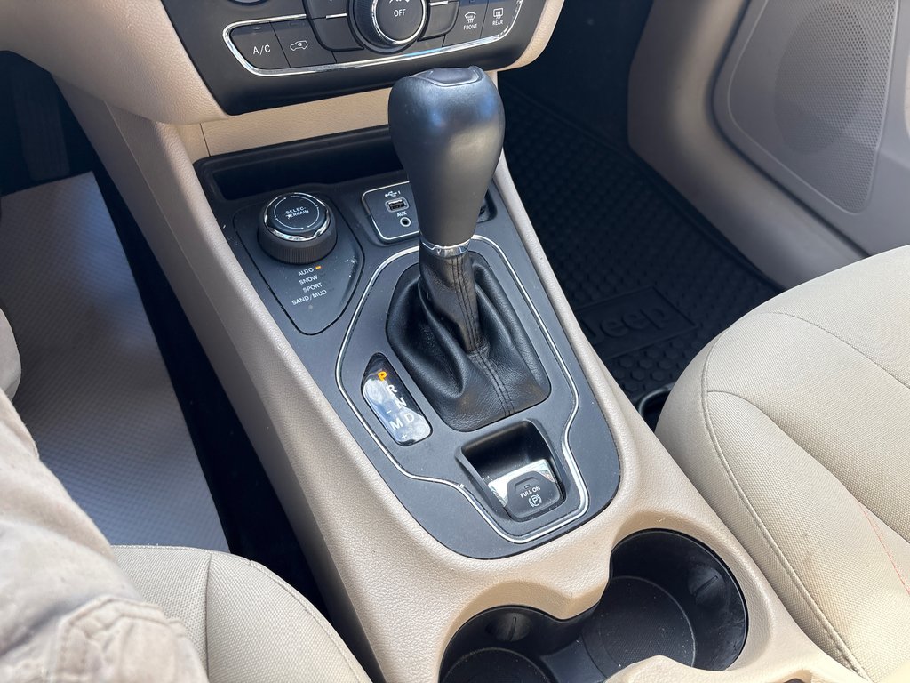 2019 Jeep Cherokee North in Paspébiac, Quebec - 14 - w1024h768px