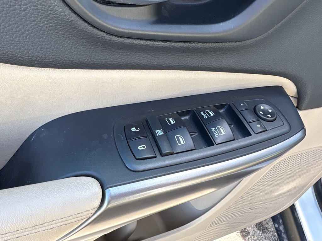 2019 Jeep Cherokee North in Paspébiac, Quebec - 12 - w1024h768px