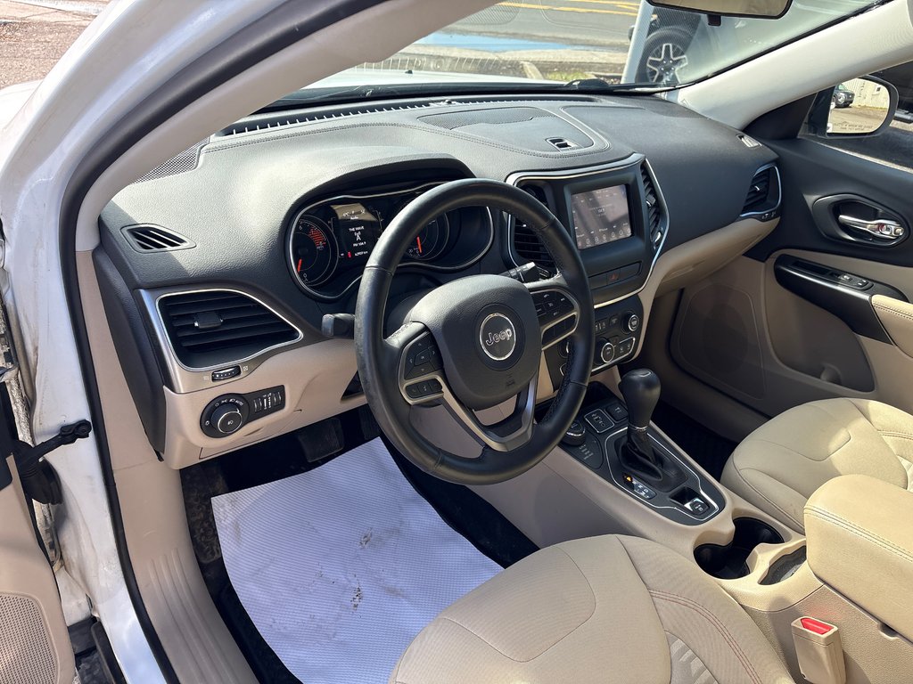 2019 Jeep Cherokee North in Paspébiac, Quebec - 9 - w1024h768px
