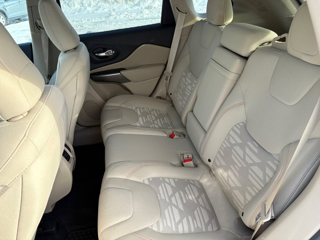 Jeep Cherokee North 2019 à Paspébiac, Québec - 16 - w1024h768px