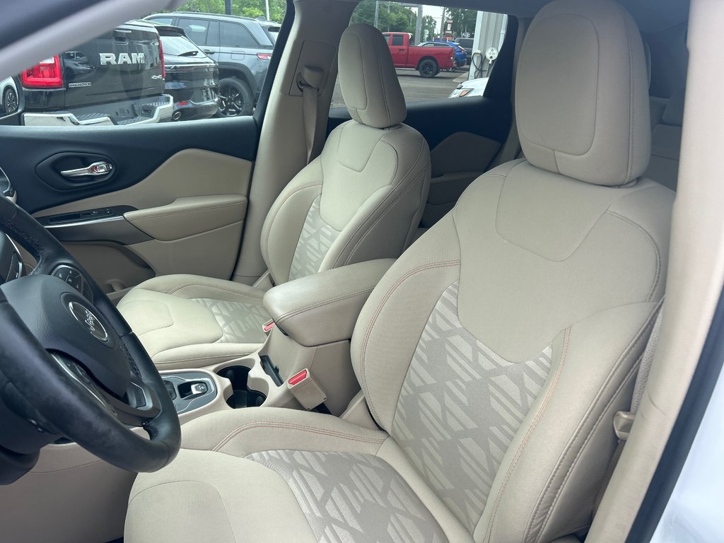 Jeep Cherokee North 2019 à Paspébiac, Québec - 12 - w1024h768px