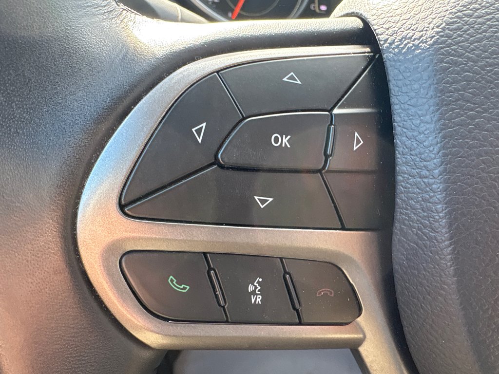 2019 Jeep Cherokee North in Paspébiac, Quebec - 17 - w1024h768px