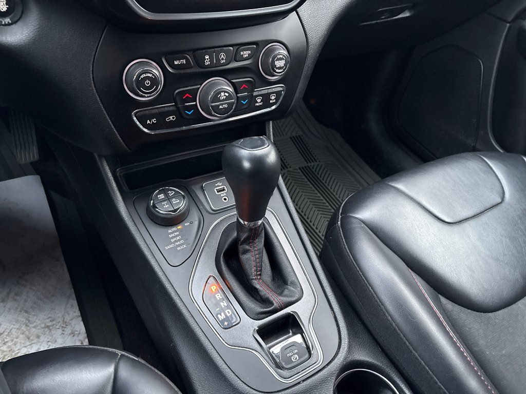 Jeep Cherokee Trailhawk 2019 à Paspébiac, Québec - 16 - w1024h768px