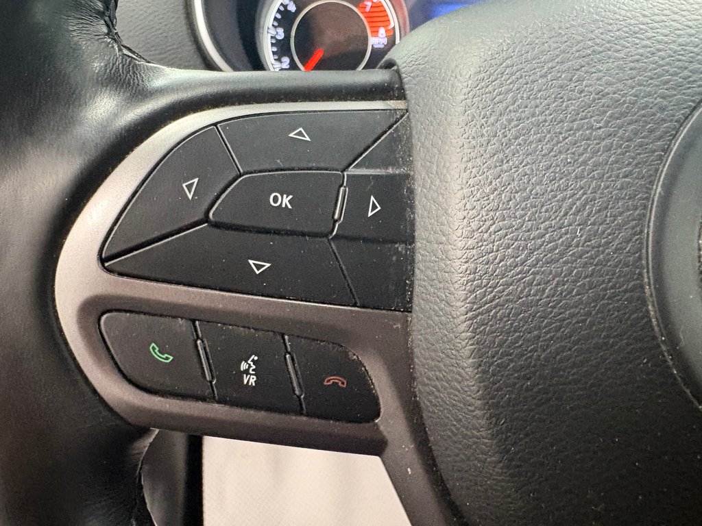 2021 Jeep Cherokee Limited in Paspébiac, Quebec - 18 - w1024h768px