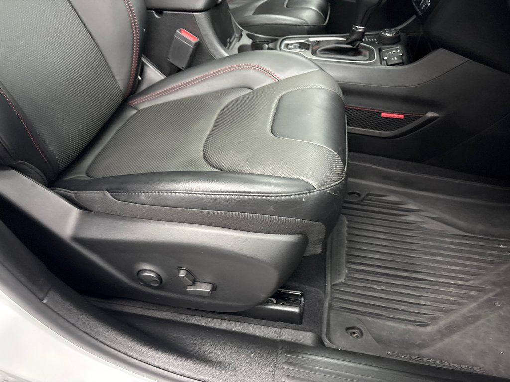 Jeep Cherokee Trailhawk Elite 2022 à Paspébiac, Québec - 21 - w1024h768px