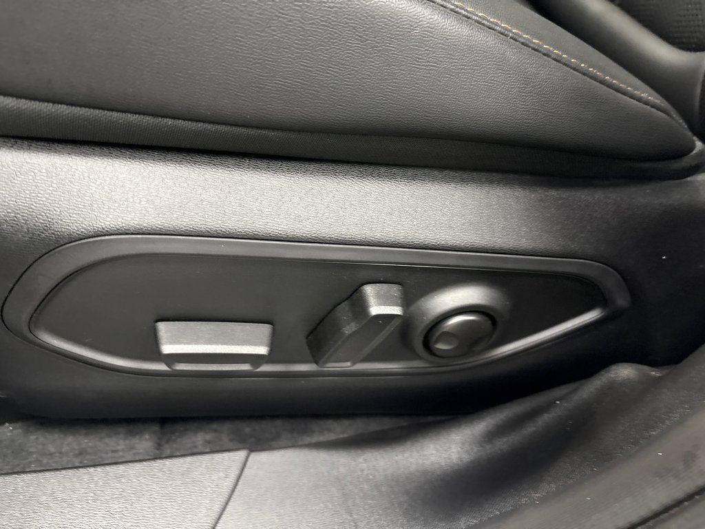 Jeep Cherokee OVERLAND 2026 à Paspébiac, Québec - 16 - w1024h768px