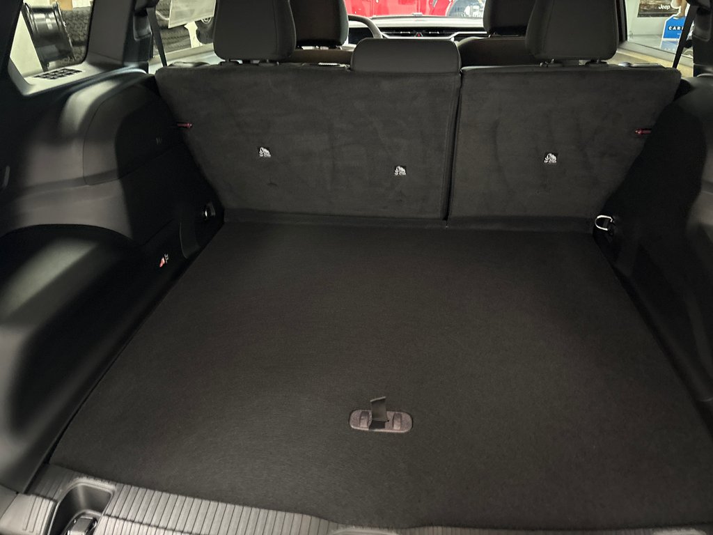Jeep Cherokee LAREDO 2026 à Paspébiac, Québec - 9 - w1024h768px