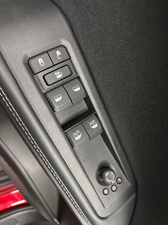 Jeep Cherokee LAREDO 2026 à Paspébiac, Québec - 13 - w1024h768px