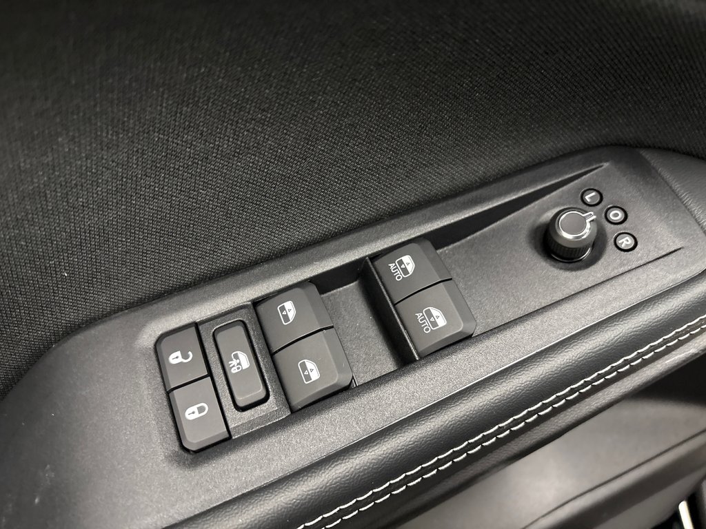 Jeep Cherokee LAREDO 2026 à Paspébiac, Québec - 15 - w1024h768px
