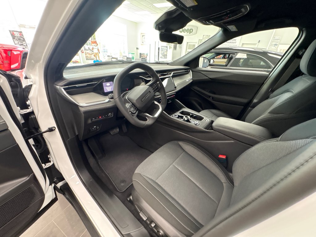 Jeep Cherokee LAREDO 2026 à Paspébiac, Québec - 11 - w1024h768px
