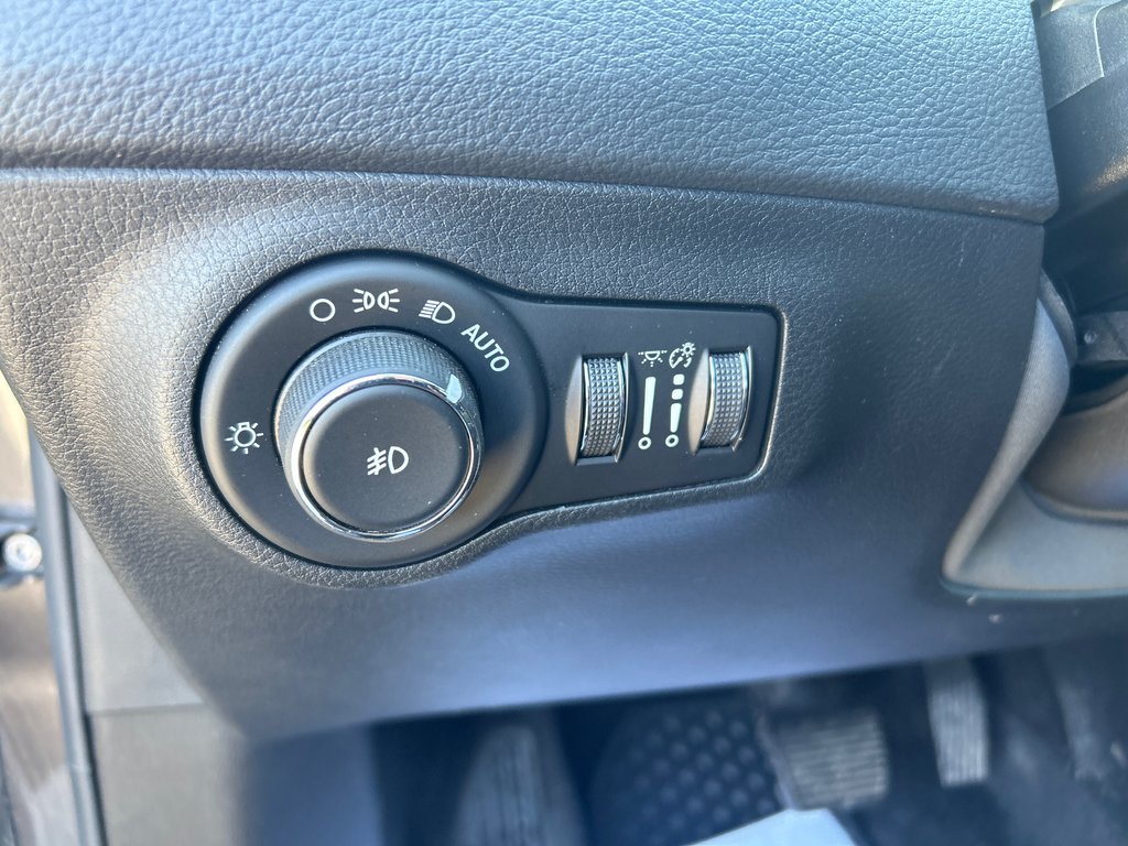 2018 Jeep Compass North in Paspébiac, Quebec - 17 - w1024h768px