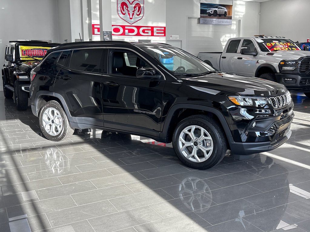 2026 Jeep Compass NORTH in Paspébiac, Quebec - 3 - w1024h768px