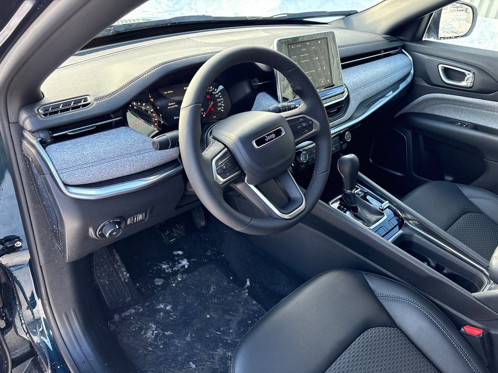 2026 Jeep Compass NORTH in Paspébiac, Quebec - 10 - w1024h768px