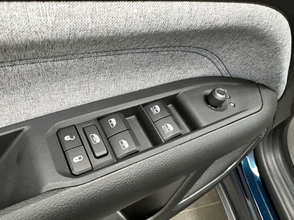 2026 Jeep Compass NORTH in Paspébiac, Quebec - 20 - w1024h768px