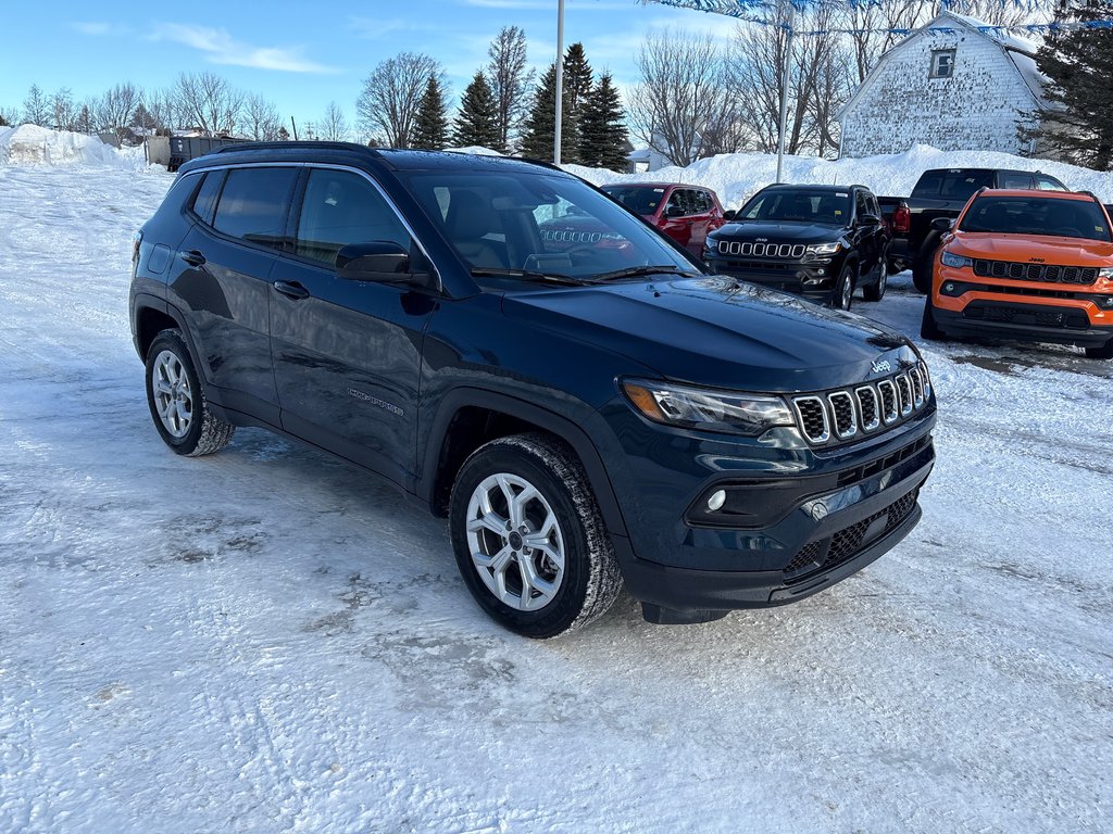 2026 Jeep Compass NORTH in Paspébiac, Quebec - 3 - w1024h768px