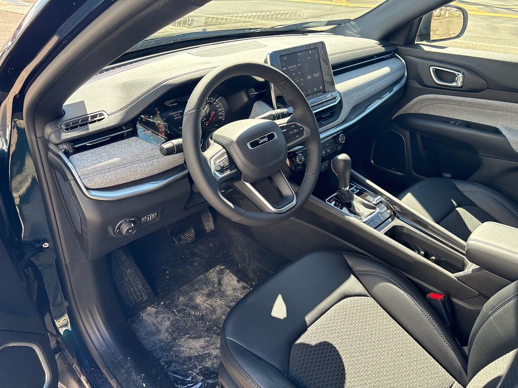 2026 Jeep Compass NORTH in Paspébiac, Quebec - 16 - w1024h768px