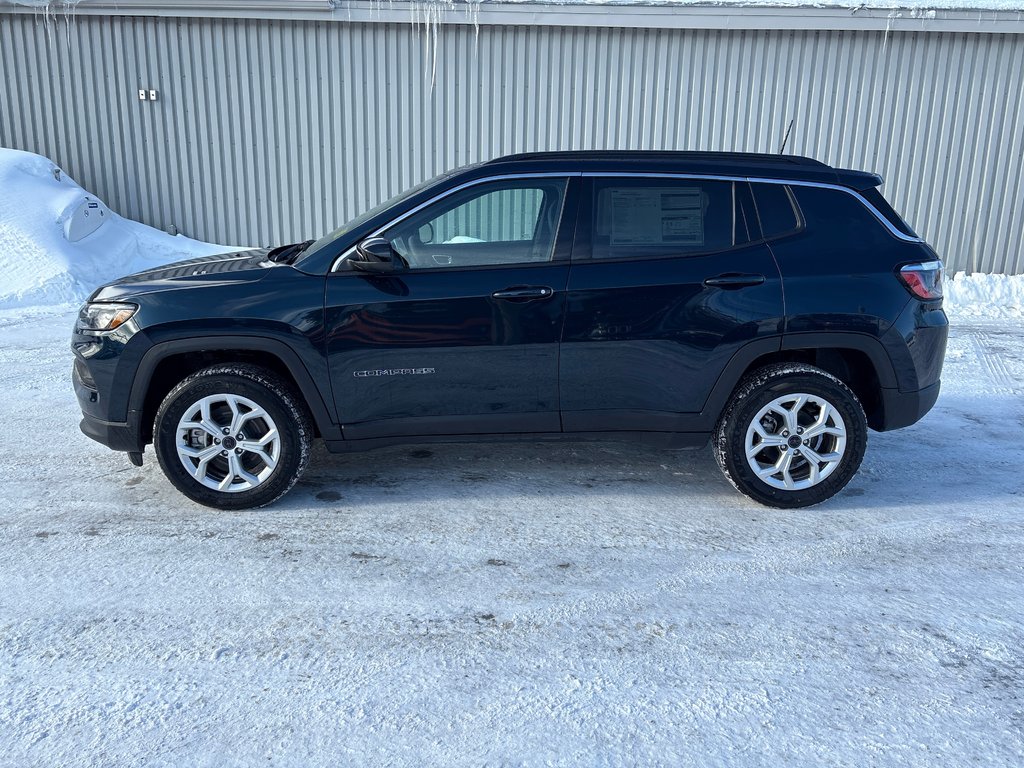 2026 Jeep Compass NORTH in Paspébiac, Quebec - 8 - w1024h768px