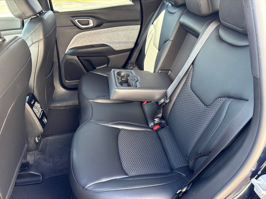 2026 Jeep Compass NORTH in Paspébiac, Quebec - 14 - w1024h768px