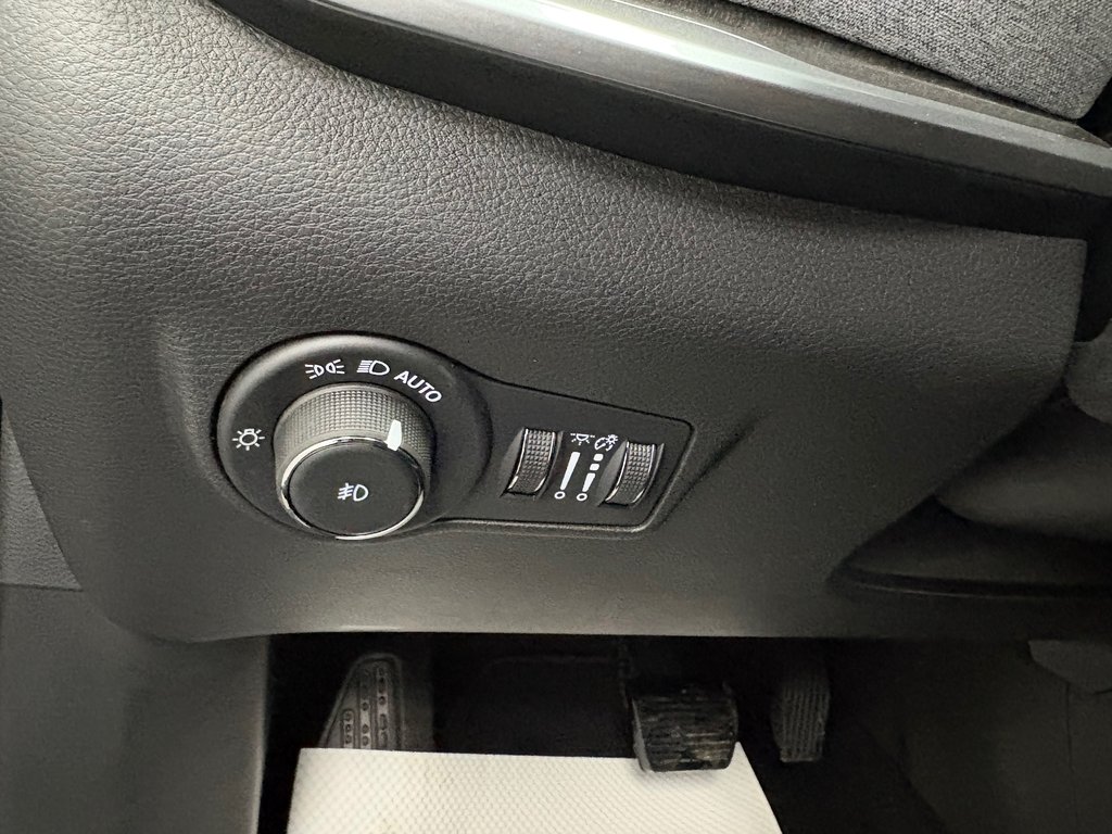 2026 Jeep Compass NORTH in Paspébiac, Quebec - 26 - w1024h768px