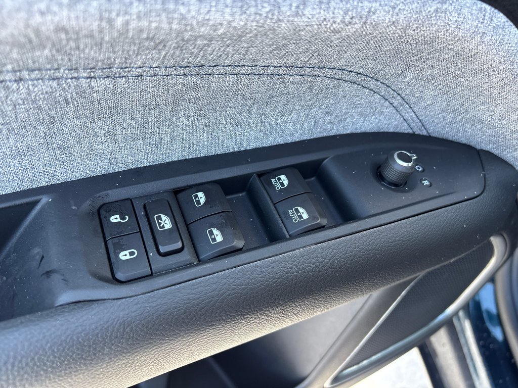 2026 Jeep Compass NORTH in Paspébiac, Quebec - 12 - w1024h768px