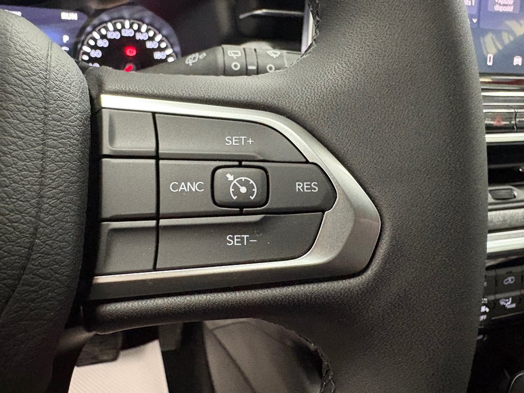 2026 Jeep Compass NORTH in Paspébiac, Quebec - 25 - w1024h768px