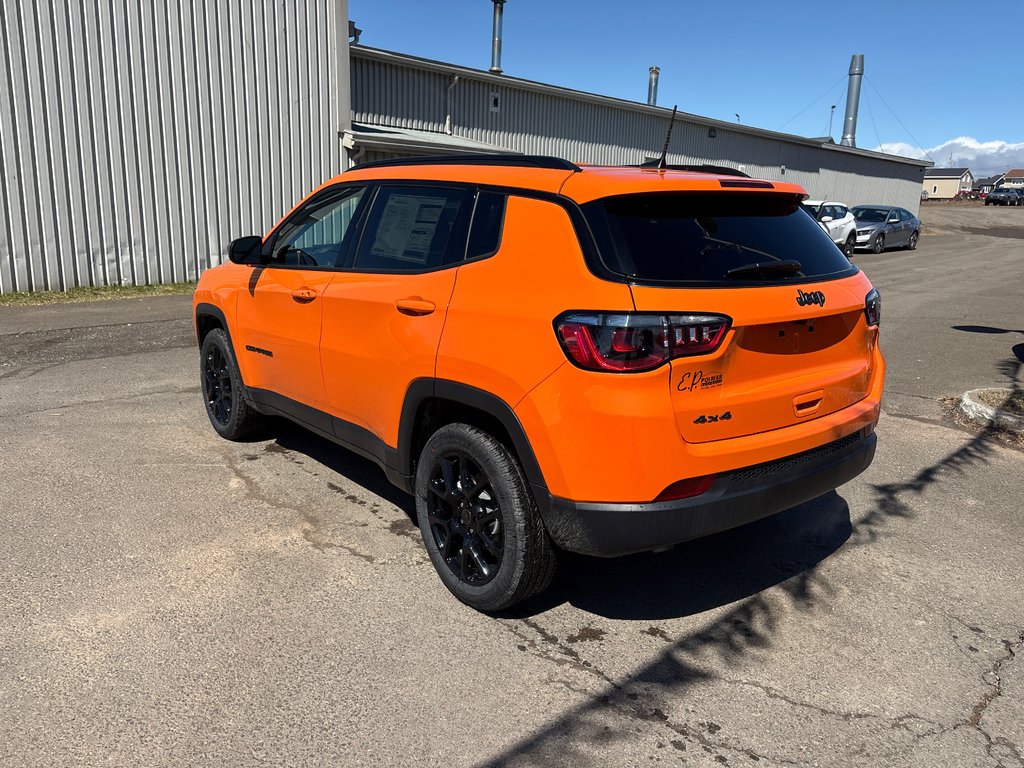 2026 Jeep Compass NORTH in Paspébiac, Quebec - 11 - w1024h768px