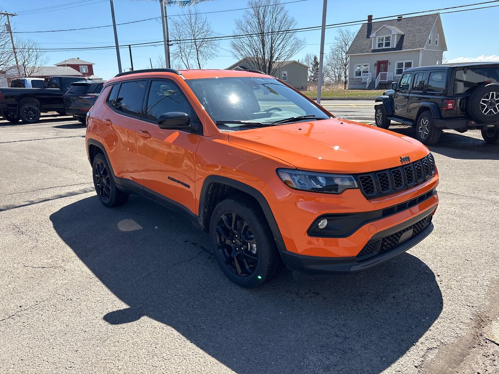 2026 Jeep Compass NORTH in Paspébiac, Quebec - 7 - w1024h768px