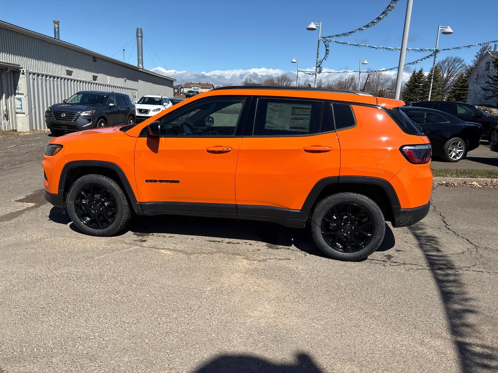 2026 Jeep Compass NORTH in Paspébiac, Quebec - 12 - w1024h768px