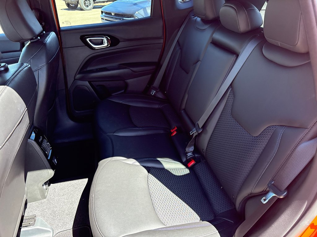 2026 Jeep Compass NORTH in Paspébiac, Quebec - 21 - w1024h768px