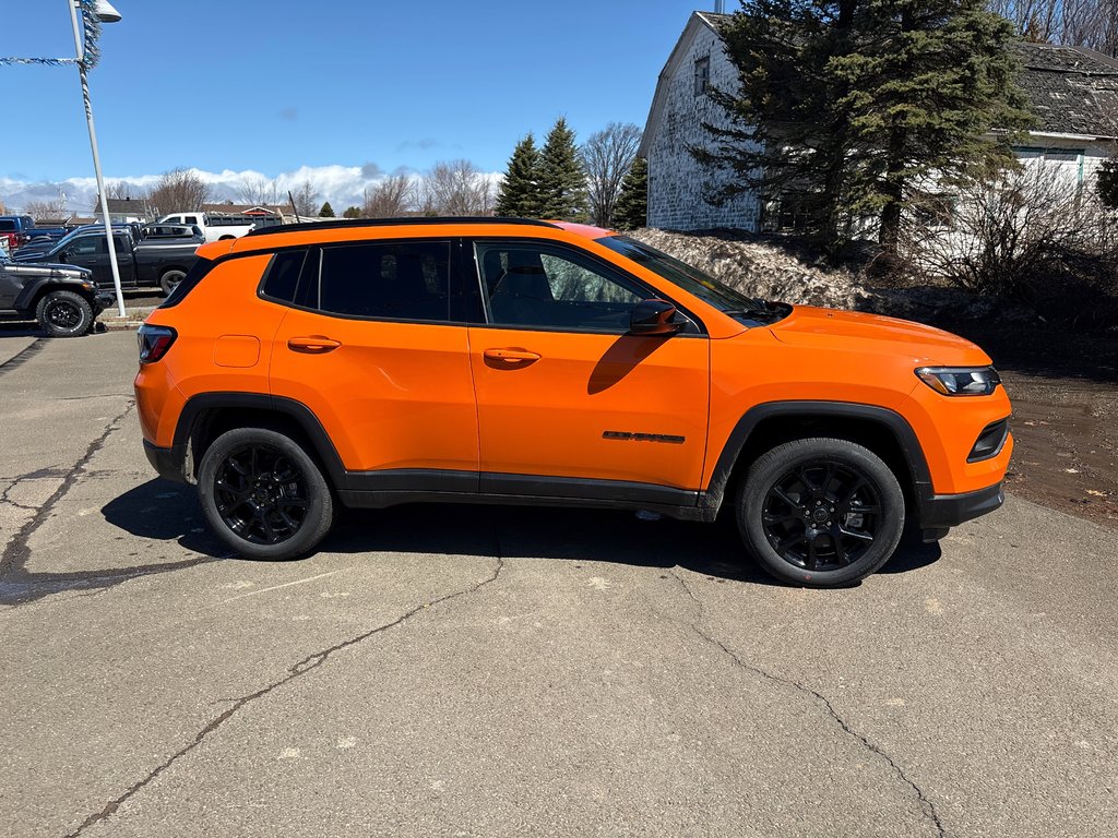 2026 Jeep Compass NORTH in Paspébiac, Quebec - 4 - w1024h768px