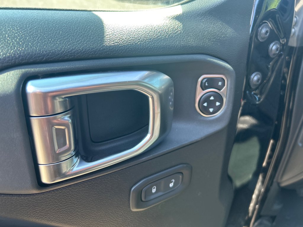 Jeep Gladiator WILLYS 2025 à Paspébiac, Québec - 13 - w1024h768px