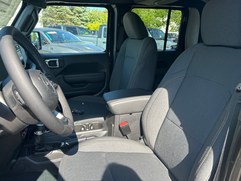 Jeep Gladiator WILLYS 2025 à Paspébiac, Québec - 12 - w1024h768px