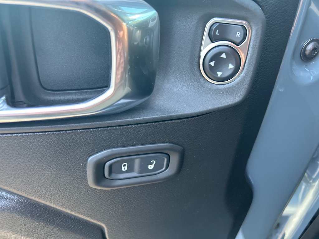 Jeep Gladiator WILLYS 2025 à Paspébiac, Québec - 23 - w1024h768px
