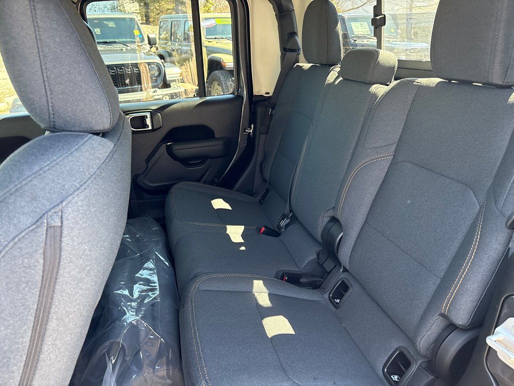 Jeep Gladiator WILLYS 2026 à Paspébiac, Québec - 10 - w1024h768px