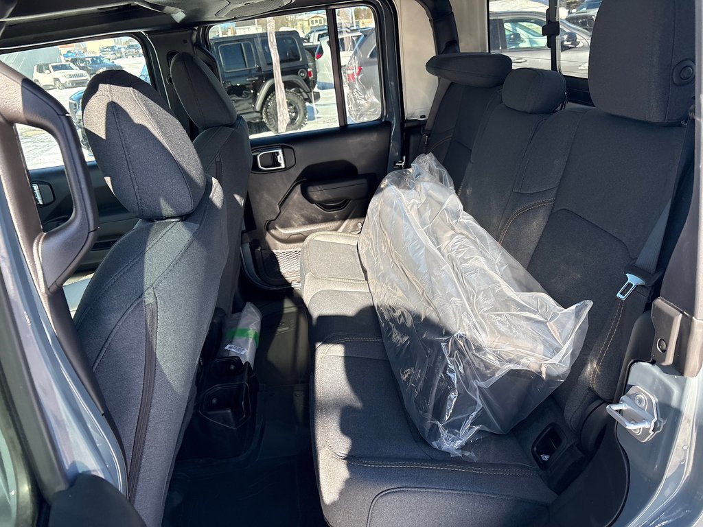 Jeep Gladiator Willys 2026 à Paspébiac, Québec - 9 - w1024h768px