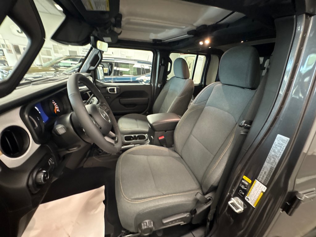 2026 Jeep Gladiator Willys in Paspébiac, Quebec - 17 - w1024h768px