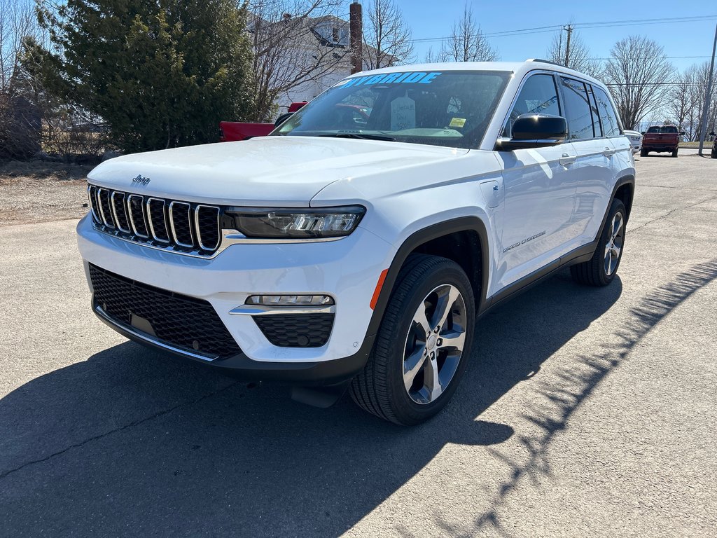 2023  Grand Cherokee 4xe LIMITED HYBRIDE in Paspébiac, Quebec - 1 - w1024h768px