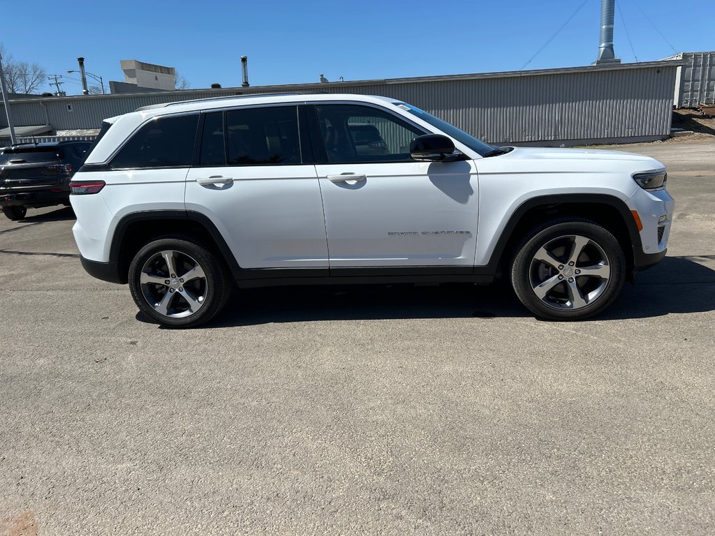 2023  Grand Cherokee 4xe LIMITED HYBRIDE in Paspébiac, Quebec - 3 - w1024h768px
