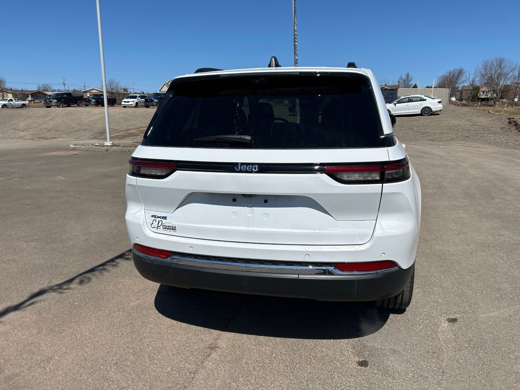 2023  Grand Cherokee 4xe LIMITED HYBRIDE in Paspébiac, Quebec - 11 - w1024h768px