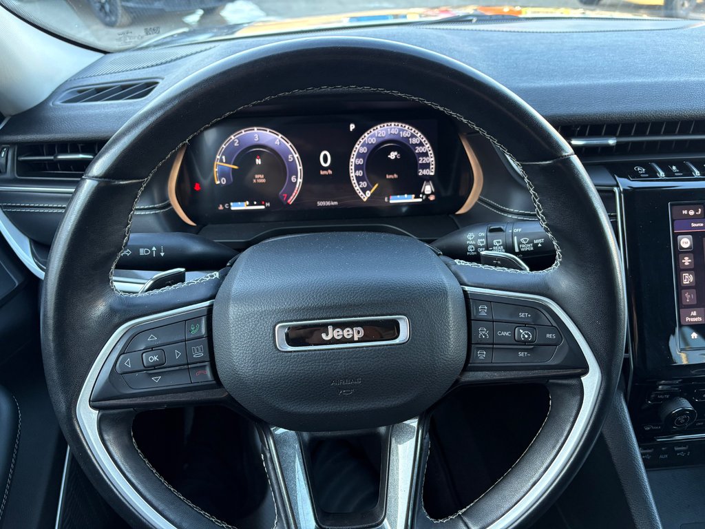 2022 Jeep Grand Cherokee L Laredo in Paspébiac, Quebec - 17 - w1024h768px